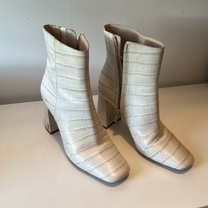 Sam Edelman Codie White Crocodile Booties